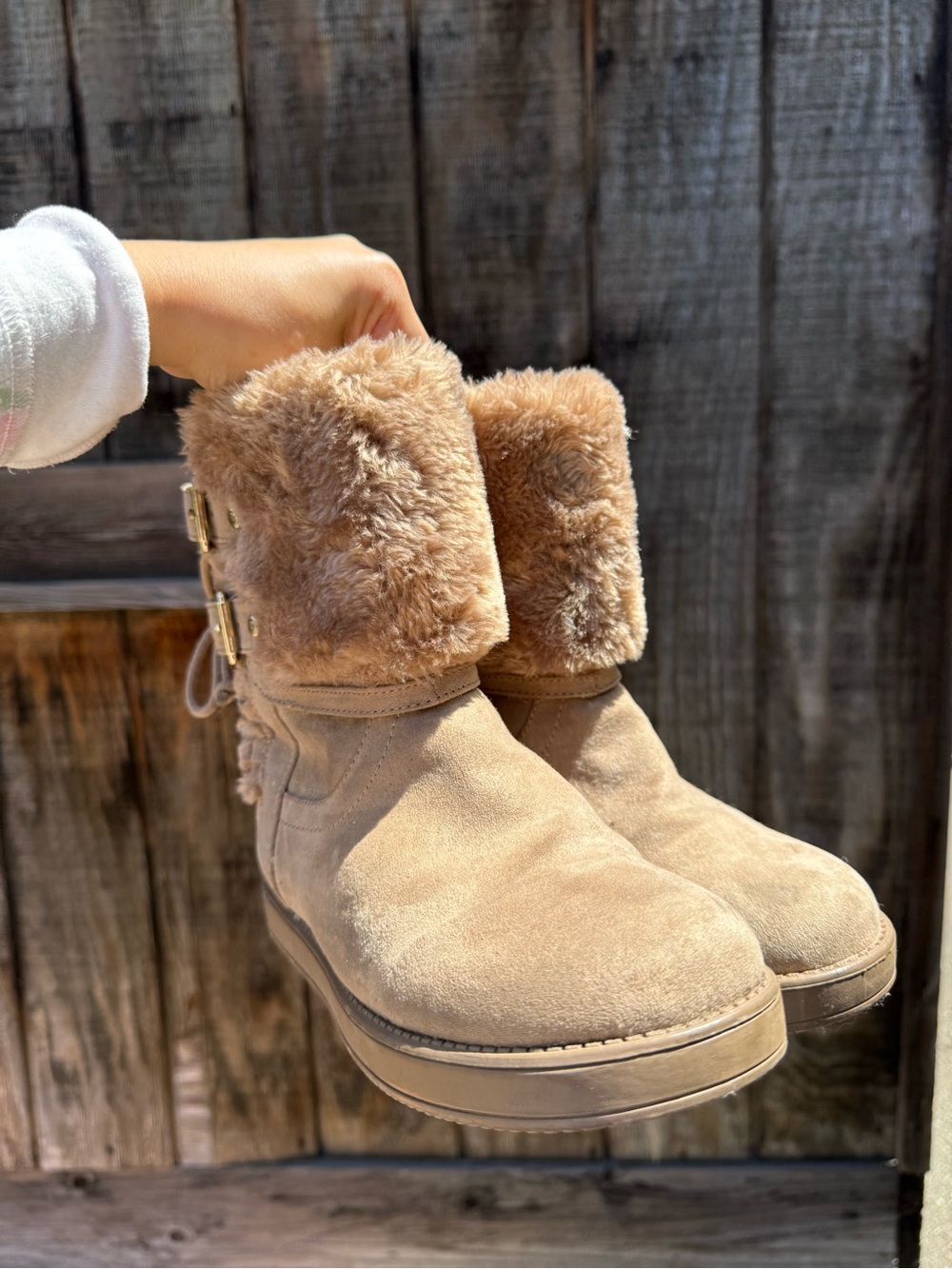 ❌SOLD❌ Guess Faux Fur Lined Tan Suede Winter Boots - Picture 10 of 11